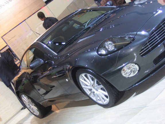 Aston_Vanquish_S_1.JPG