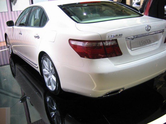 Lexus_LS600H.JPG