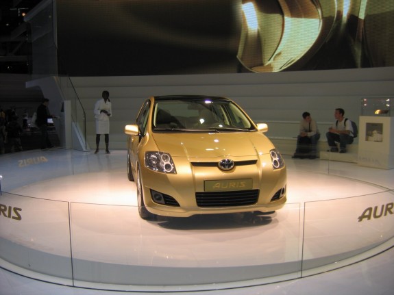 Toyota_Aurius_1.JPG
